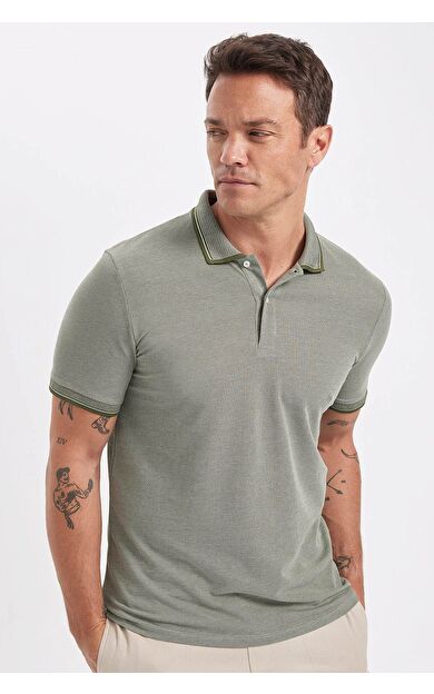 DeFacto Slim Fit Kıvrılmaz Polo Yaka Kol Bantlı Pamuklu Tişört D0033AXNSKH210