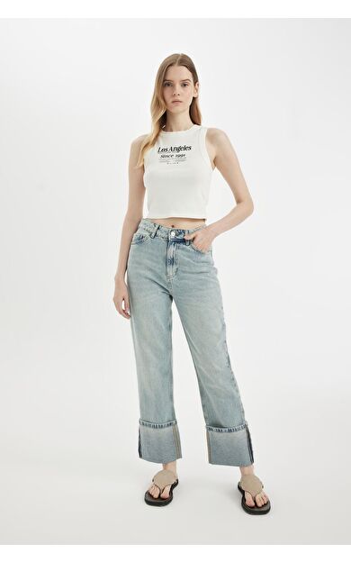 DeFacto Straight Fit Yüksek Bel Katlamalı Paça Bilek Boy Jean Yıkamalı Pantolon D0327AX24HSNM85