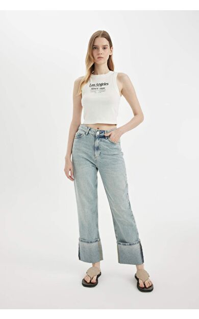 DeFacto Straight Fit Yüksek Bel Katlamalı Paça Bilek Boy Jean Yıkamalı Pantolon D0327AX24HSNM85