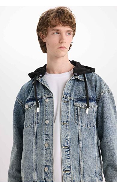 DeFacto Oversize Geniş Kalıp Kapüşonlu Düğmeli Jean Ceket D0417AX25SPNM39