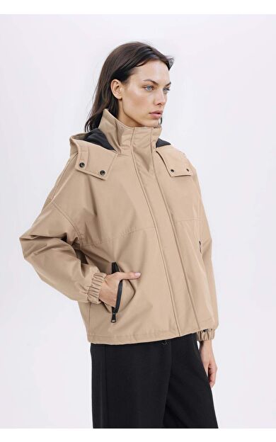 DeFacto Su Geçirmez Kapüşonlu Fermuarlı Çıtçıtlı Cepli Mevsimlik Mont