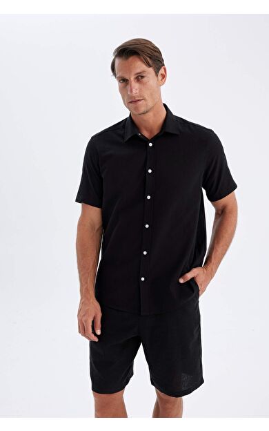 DeFacto Regular Fit Polo Yaka Pamuklu Kısa Kollu Gömlek D1057AX24SMBK81