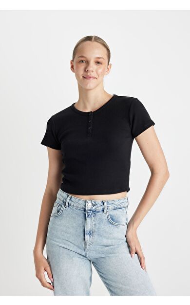 DeFacto DeFactoFit Fitted Bisiklet Yaka Kısa Kollu Tişört D1189AX24SMBK81