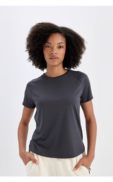 DeFacto DeFactoFit Crop Bisiklet Yaka Sporcu Modal Kısa Kollu Tişört D1280AX24HSAR231