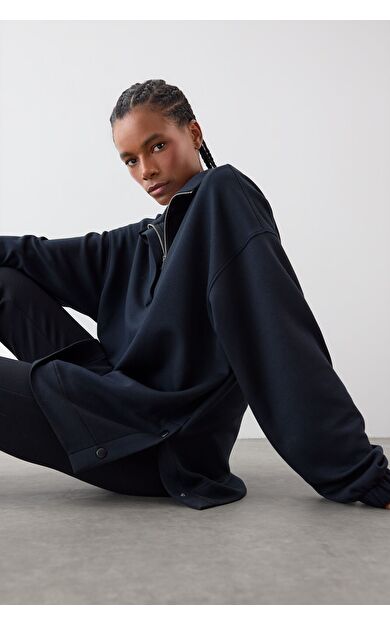 DeFacto DeFactoFit Long  Fit Dik Yaka Modal Sporcu Sweatshirt D1457AX25AUBK81