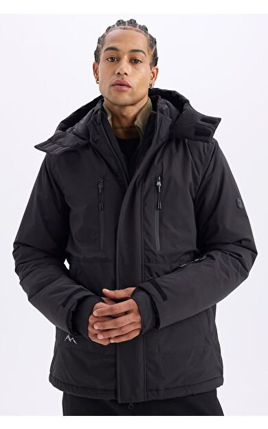 DeFacto DeFactoFit Su İtici Regular Fit Kapüşonlu Polar Astarlı Su Geçirmez Mont