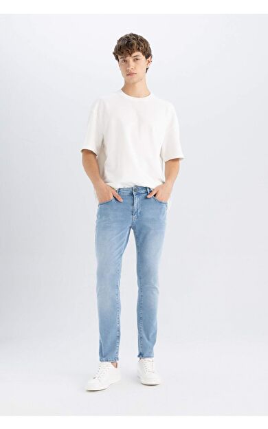 DeFacto Pedro Slim Fit Dar Kalıp Normal Bel Dar Paça Jean Pantolon D1832AX24AUNM39