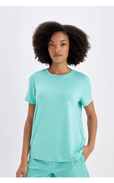 DeFactoFit Standart Fit Bisiklet Yaka Sporcu Kısa Kollu Tişört D1904AX24HSGN1173