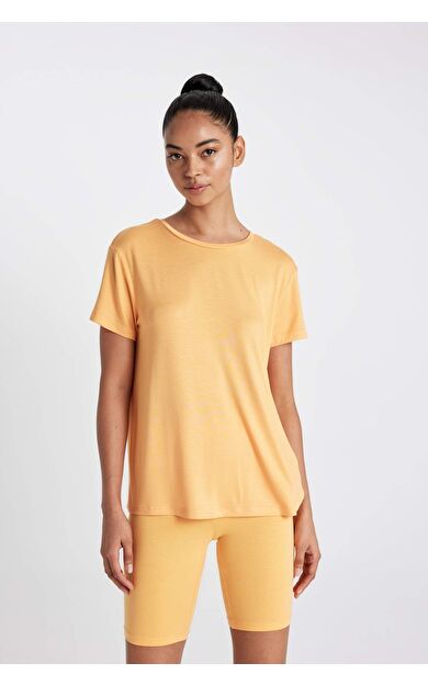 DeFactoFit Standart Fit Bisiklet Yaka Sporcu Kısa Kollu Tişört D1904AX24HSOG607