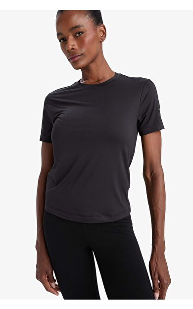 DeFactoFit Standart Fit Bisiklet Yaka Sporcu Basic Düz Kısa Kollu Siyah Tişört