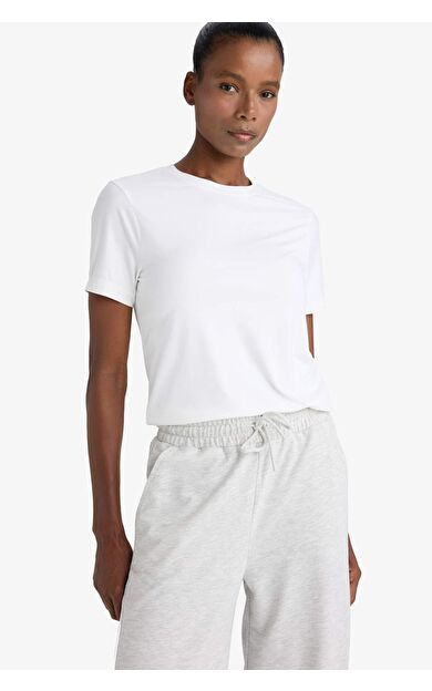DeFactoFit Standart Fit Bisiklet Yaka Sporcu Basic Düz Kısa Kollu Beyaz Tişört