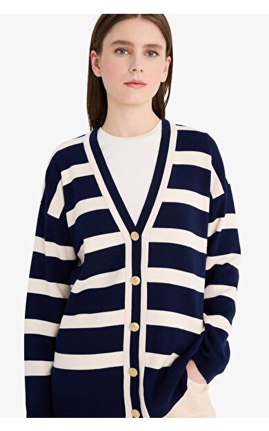 DeFacto Regular Fit V Yaka Çizgili Düğmeli Hırka D2445AX25AUNV134