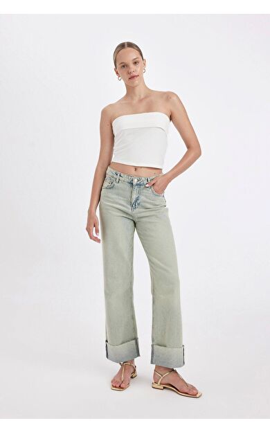 DeFacto Straight Fit Yüksek Bel Katlamalı Paça Bilek Boy Jean Yıkamalı Pantolon D2965AX24HSNM85