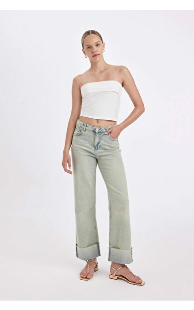 DeFacto Straight Fit Yüksek Bel Katlamalı Paça Bilek Boy Jean Yıkamalı Pantolon D2965AX24HSNM85