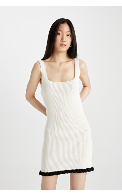 DeFacto DeFactoFit Fitted Kare Yaka Kolsuz Mini Ribana Elbise