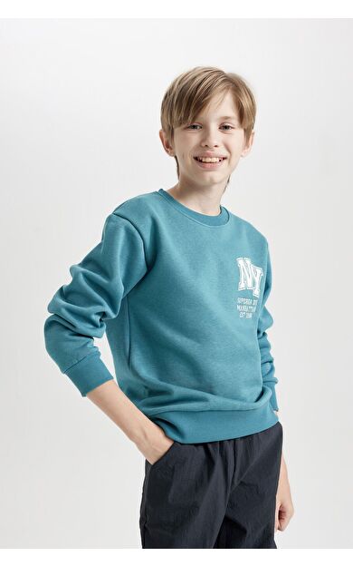 DeFacto Erkek Çocuk Regular Fit Bisiklet Yaka Kalın Sweatshirt Kumaşı Sweatshirt D3026A824WNBE820