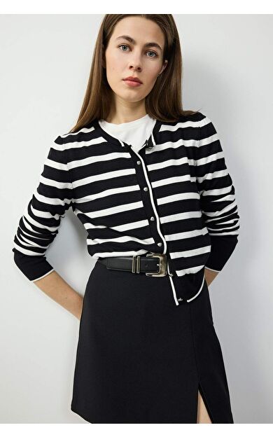 DeFacto Regular Fit Çizgili Bisiklet Yaka Düğmeli Triko Hırka