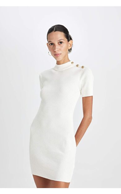 Fitted Yarım Balıkçı Yaka Basic Düz Düğme Detaylı Ribana Beyaz Mini Elbise