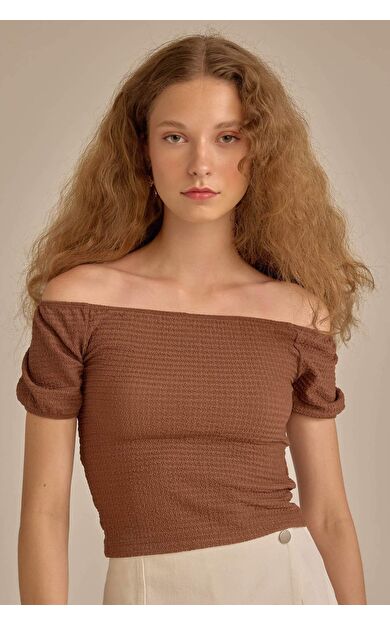 DeFactoFit Fitted Omuzu Açık Bürümcük Kısa Kollu Tişört