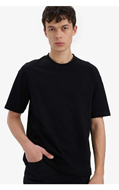 DeFacto Relax Fit Bisiklet Yaka Pamuklu Kısa Kollu Basic Düz Tişört D3673AX25SMBK81
