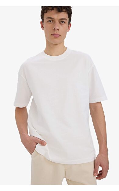DeFacto Relax Fit Bisiklet Yaka Pamuklu Kısa Kollu Basic Düz Tişört D3673AX25SMWT32