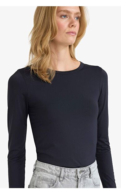 DeFacto Slim Fit Dar Kesim Bisiklet Yaka Basic Düz Uzun Kollu Tişört D3756AX25AUBK81