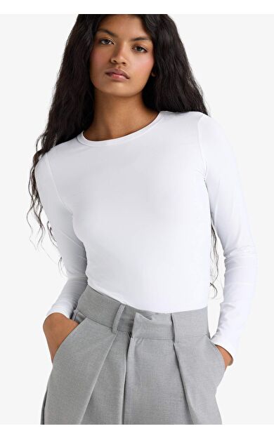 DeFacto Slim Fit Dar Kesim Bisiklet Yaka Basic Düz Uzun Kollu Tişört D3756AX25AUWT83