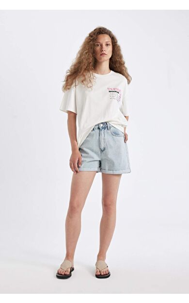 DeFacto Mom Fit Yüksek Bel Katlamalı Paça Jean Şort D4582AX24HSNM39