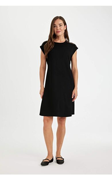 A Kesim Bisiklet Yaka Kısa Kollu Midi Elbise