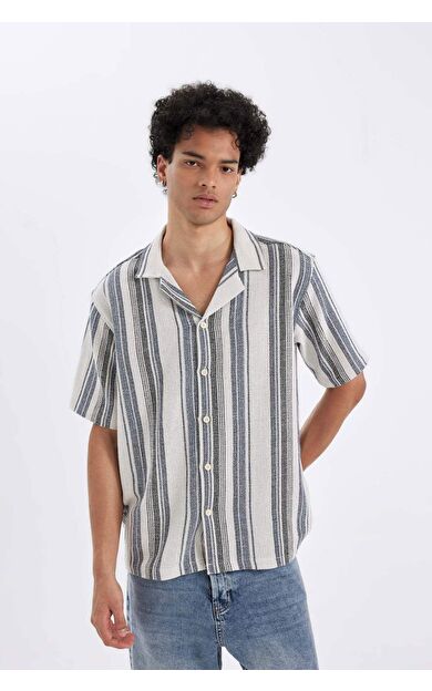 DeFacto DeFactoFit Regular Fit Apaş Yaka Kısa Kollu Gömlek D4723AX24HSNV239