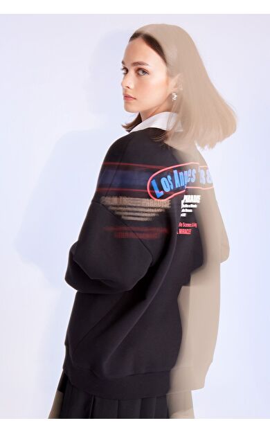 DeFacto DeFactoFit Oversize Fit Bisiklet Yaka Baskılı Kalın Kumaş Sweatshirt D4939AX24AUBK81