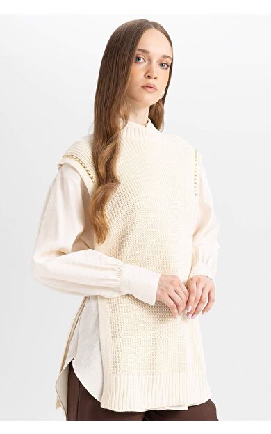 Yarım Balıkçı Yaka Yırtmaçlı Süveter