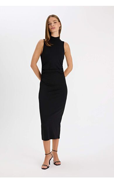 Bodycon Yarım Balıkçı Yaka Kolsuz Maxi Elbise