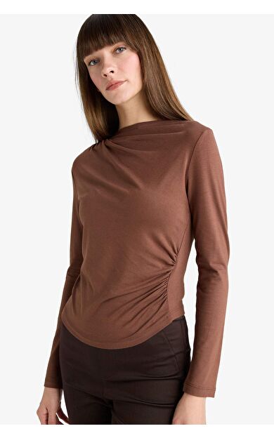 DeFacto Slim Fit Dar Kesim Kayık Yaka Uzun Kollu Tişört D5300AX25AUBN318