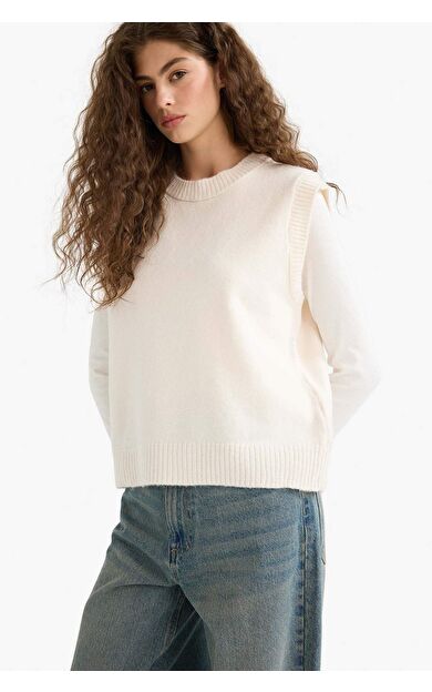 DeFacto Regular Fit Basic Düz Bisiklet Yaka Triko Süveter D5364AX25WNER103