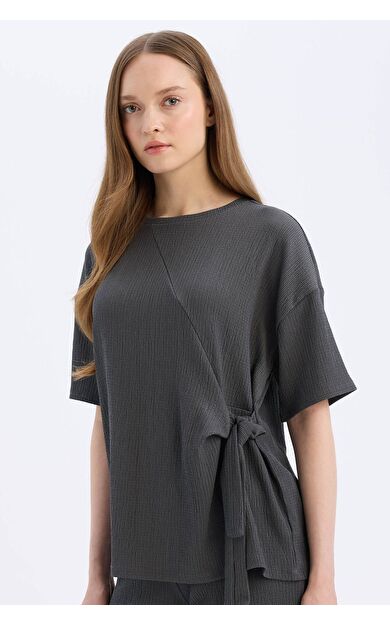 DeFacto Relax Fit Bisiklet Yaka Basic Düz Bürümcük Kısa Kollu Tişört D5446AX25SPAR104