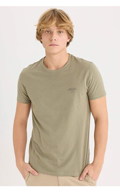 DeFacto Slim Fit Dar Kesim Bisiklet Yaka Baskılı Kısa Kollu Tişört D5567AX25SPKH465