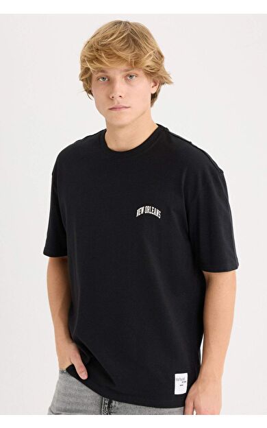 DeFacto Boxy Fit Bisiklet Yaka Baskılı Kısa Kollu Tişört D5568AX25SPBK81