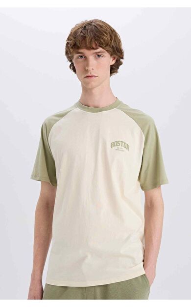 DeFacto Boxy Fit Bisiklet Yaka Baskılı Kısa Kollu Tişört D5569AX25SPKH471