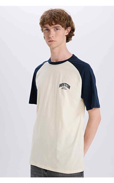DeFacto Boxy Fit Bisiklet Yaka Baskılı Kısa Kollu Tişört D5569AX25SPNV82