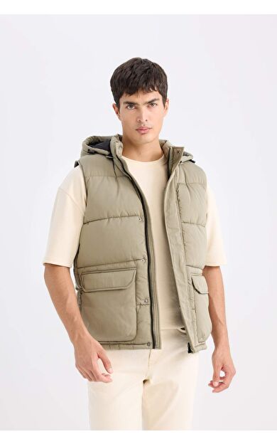 DeFacto Regular Fit Kapüşonlu Fermuarlı Cepli Şişme Yelek D6285AX25SPKH465