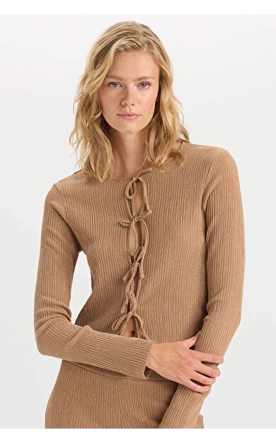 DeFacto Regular Fit Bisiklet Yaka Basic Düz Bürümcük Uzun Kollu Bağlama Detaylı Hırka D6296AX24AUBG138