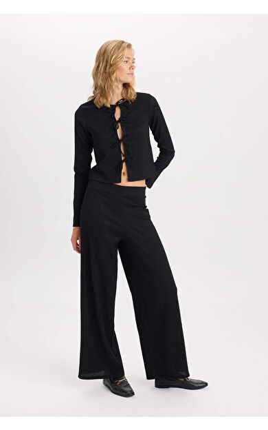 DeFacto Wide Leg Geniş Bol Paça Esnek Belli Basic Düz Bürümcük Pantolon D6300AX24AUBK81