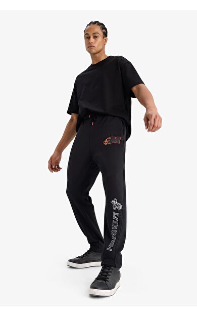 DeFacto DeFactoFit NBA Miami Heat Kalın Sporcu Jogger Eşofman Altı Standart Fit Cepli Esnek Bantlı Paça