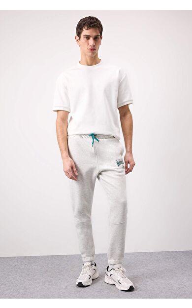 DeFacto DeFactoFit NBA Milwaukee Bucks Sporcu Kalın Jogger Eşofman Altı Standart Fit Beli Bağcıklı Cepli