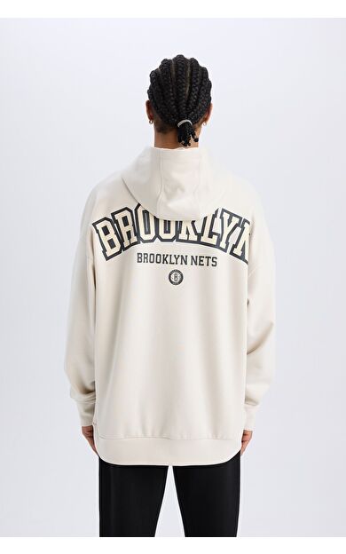 DeFacto DeFactoFit NBA Brooklyn Nets Oversize Geniş Kalıp Kapüşonlu Skuba Dalgıç Kumaş Sporcu Sweatshirt