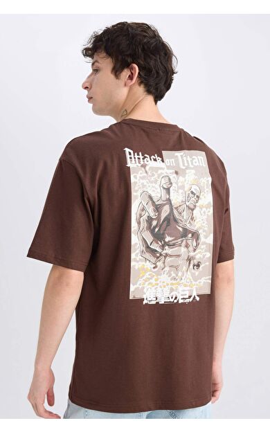 DeFacto Attack on Titan Boxy Fit Bisiklet Yaka Baskılı Kısa Kollu Tişört