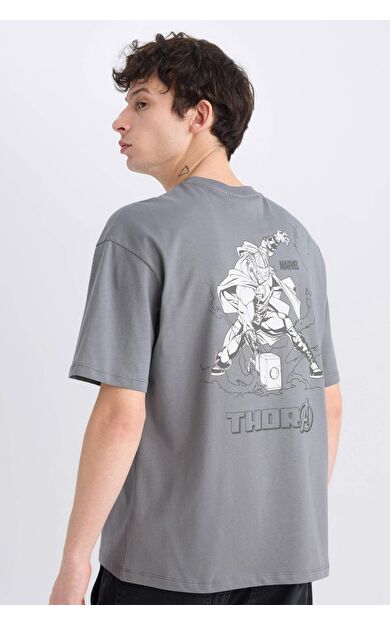 DeFacto Marvel Boxy Fit Bisiklet Yaka Sırt Baskılı Kısa Kollu Tişört D6779AX25SPGR206