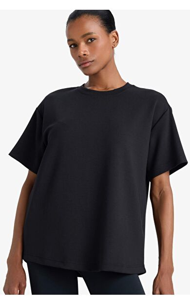 DeFactoFit Oversize Geniş Kalıp Bisiklet Yaka Sporcu Modal Kısa Kollu Tişört D7127AX25SPBK81