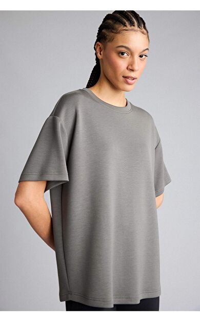 Oversıze Geniş Kalıp Bisiklet Yaka Sporcu Modal Kısa Kollu Tişört